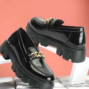 Elegant Chunky Chain Detail Loafers